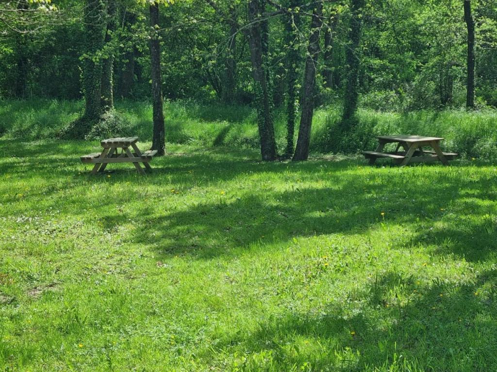 Les Chalets De Saumur, Piscine & Parc Boise, 100M Du Cadrenoir Экстерьер фото